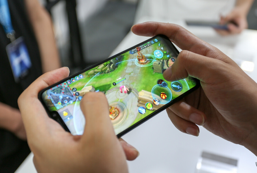 极速手游新物种,荣耀Play!玩游戏太爽了