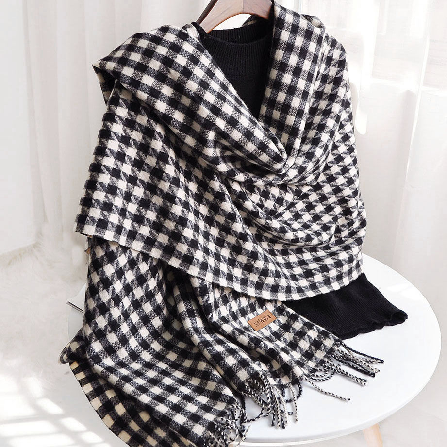 【可可力荐】秋冬经典黑白格保暖围巾