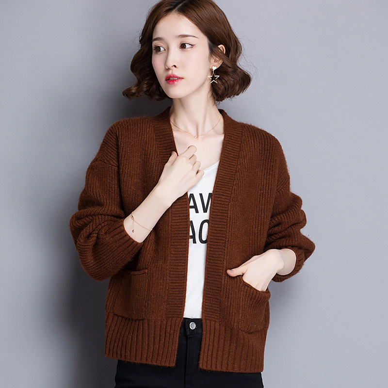 还穿什么打底衫,过时了!今年流行这几款毛衣裙