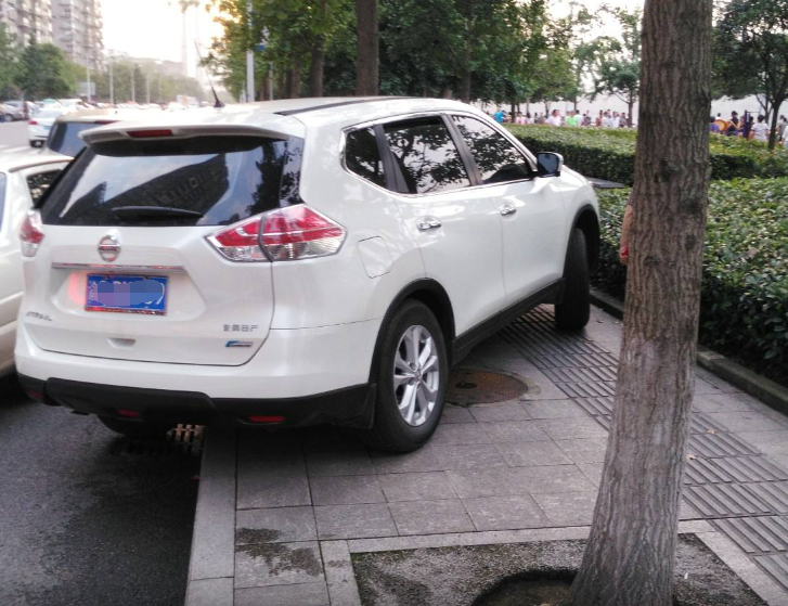 违章停车不扣分