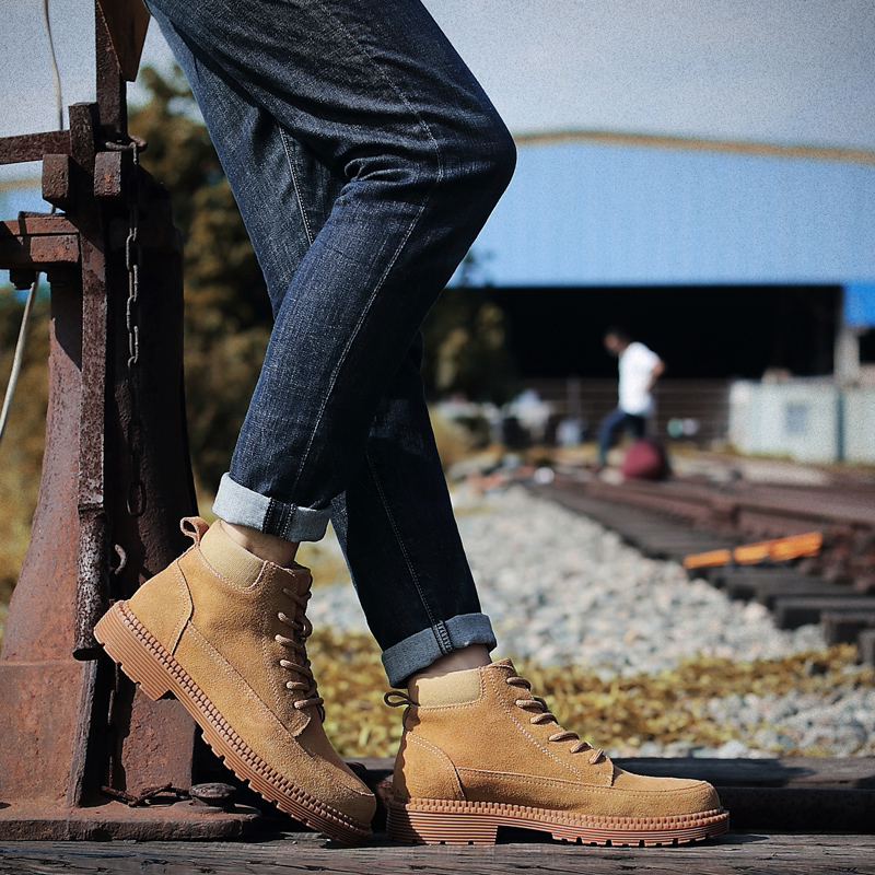 老公出差回来,把小白鞋全丢了,换上马丁靴后