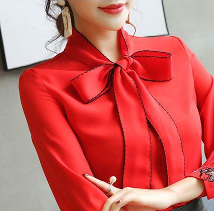 女人,扔掉一身黑!刚上新的洋气红小衫,让你年